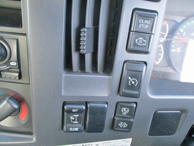 いすゞフォワードアルミブロック増トン（6t・8t）[写真23]