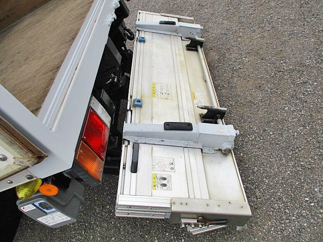 いすゞエルフアルミバン小型（2t・3t）[写真15]