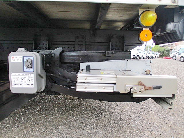 いすゞエルフアルミバン小型（2t・3t）[写真18]