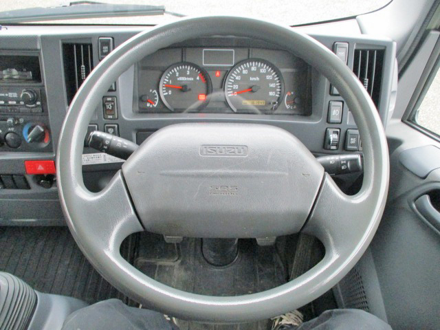 いすゞエルフアルミバン小型（2t・3t）[写真25]