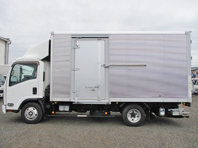 いすゞエルフアルミバン小型（2t・3t）[写真05]