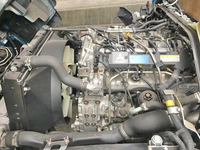 三菱ふそうキャンター平ボディ小型（2t・3t）[写真16]