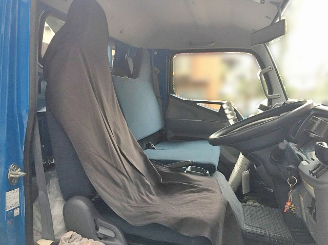 三菱ふそうキャンター平ボディ小型（2t・3t）[写真19]