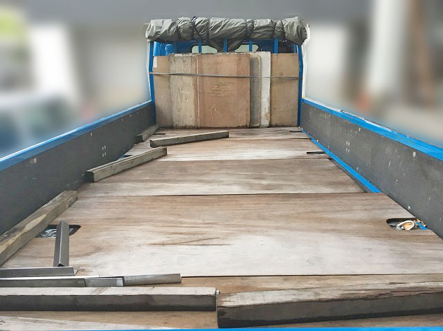 三菱ふそうキャンター平ボディ小型（2t・3t）[写真08]