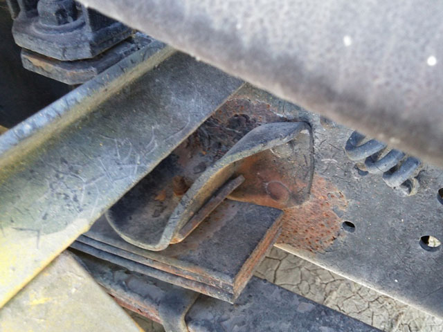 いすゞエルフ汚泥吸引車小型（2t・3t）[写真10]