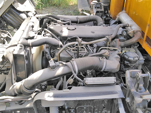 いすゞエルフ汚泥吸引車小型（2t・3t）[写真12]