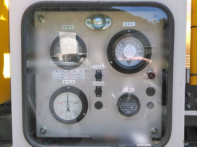 いすゞエルフ汚泥吸引車小型（2t・3t）[写真05]