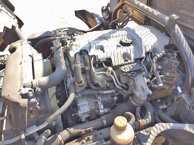 三菱ふそうキャンター平ボディ小型（2t・3t）[写真11]