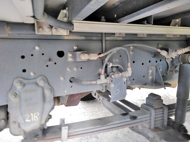 いすゞギガアルミウイング大型（10t）[写真11]