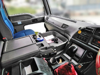 いすゞギガアルミウイング大型（10t）[写真20]