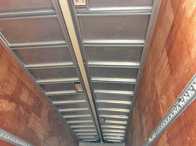 三菱ふそうスーパーグレートアルミウイング大型（10t）[写真11]