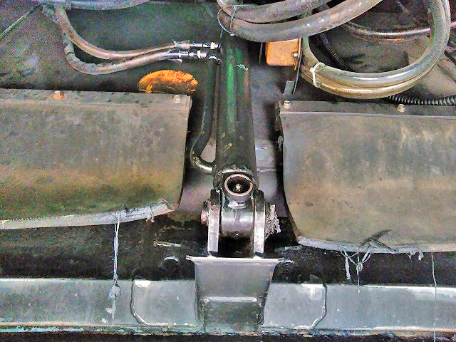 いすゞフォワードパッカー車（塵芥車）中型（4t）[写真10]