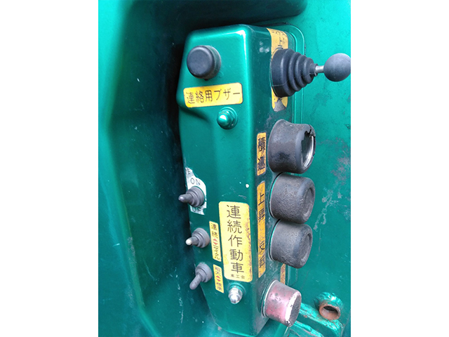 いすゞフォワードパッカー車（塵芥車）中型（4t）[写真11]