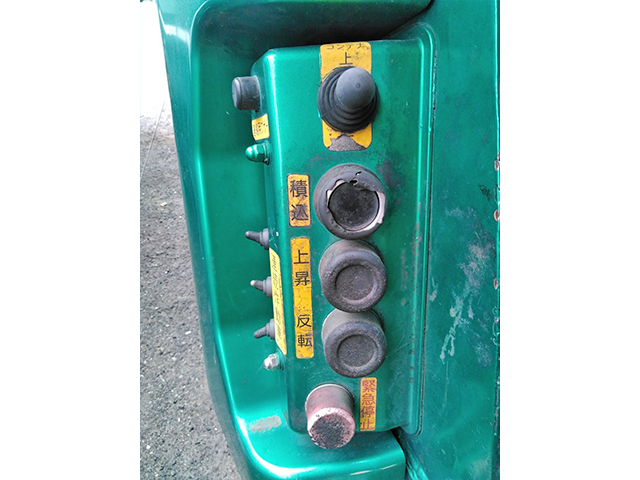 いすゞフォワードパッカー車（塵芥車）中型（4t）[写真12]