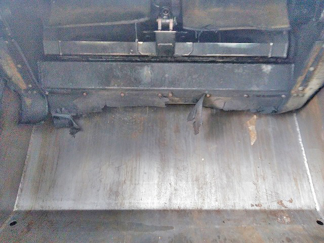 いすゞフォワードパッカー車（塵芥車）中型（4t）[写真09]