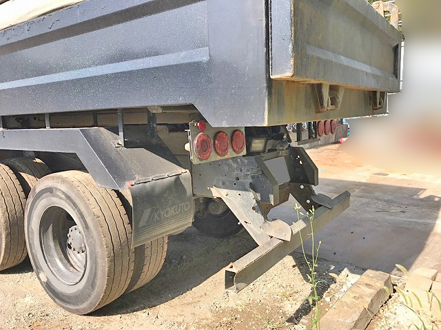 いすゞギガダンプ大型（10t）[写真10]