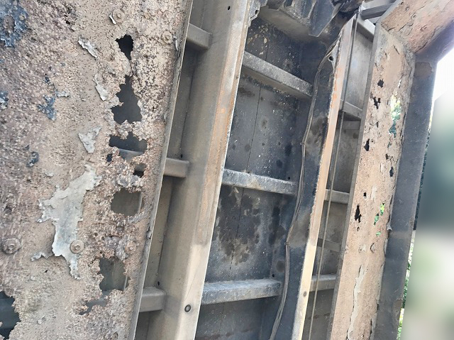 いすゞギガダンプ大型（10t）[写真16]