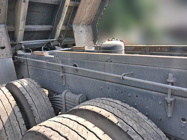 いすゞギガダンプ大型（10t）[写真17]