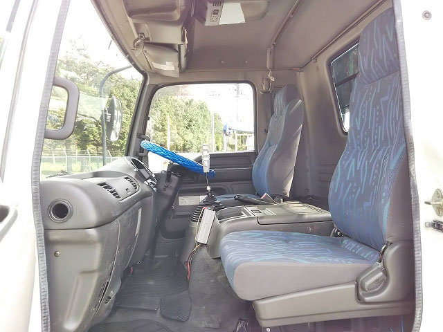 いすゞフォワードアルミブロック中型（4t）[写真26]