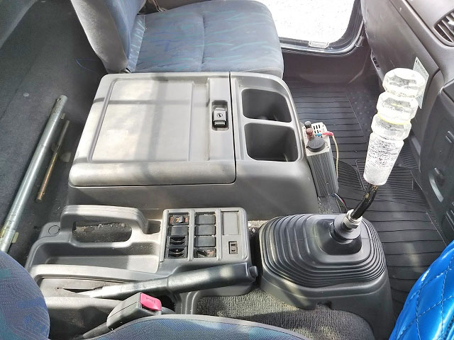 いすゞフォワードアルミブロック中型（4t）[写真34]