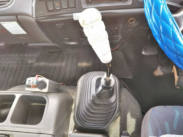 いすゞフォワードアルミブロック中型（4t）[写真35]