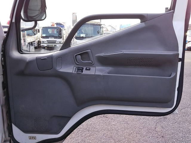 三菱ふそうキャンタークレーン5段小型（2t・3t）[写真27]