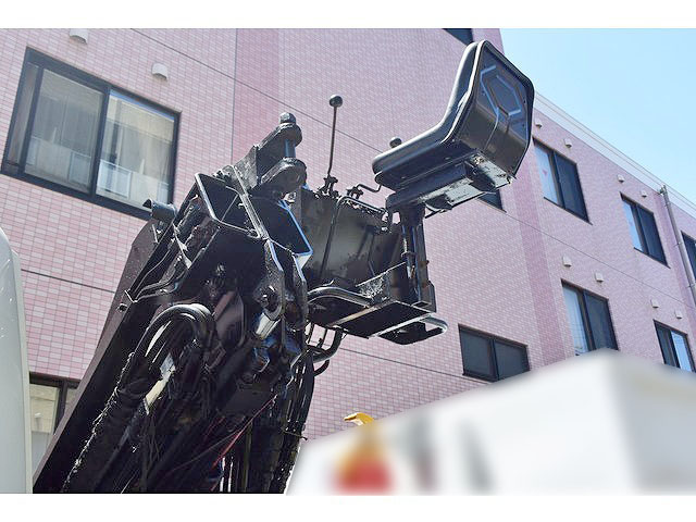 三菱ふそうファイターヒアブ付コンテナ専用車中型（4t）[写真10]