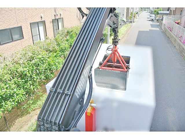 三菱ふそうファイターヒアブ付コンテナ専用車中型（4t）[写真12]