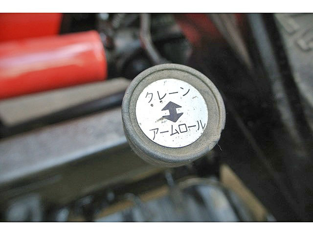 三菱ふそうファイターヒアブ付コンテナ専用車中型（4t）[写真15]