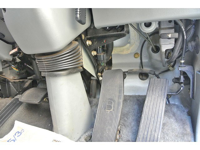 三菱ふそうファイターヒアブ付コンテナ専用車中型（4t）[写真37]