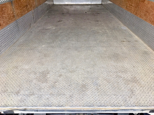 いすゞエルフアルミバン小型（2t・3t）[写真15]