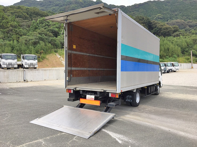 いすゞエルフアルミバン小型（2t・3t）[写真02]