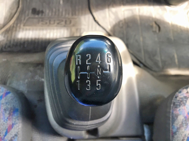 いすゞエルフアルミバン小型（2t・3t）[写真38]