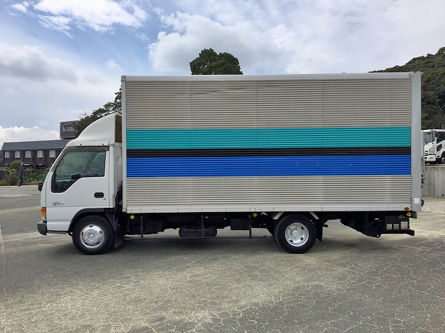 いすゞエルフアルミバン小型（2t・3t）[写真05]