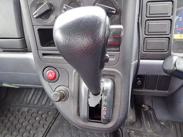 三菱ふそうキャンタークレーン付小型（2t・3t）[写真19]