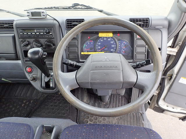 三菱ふそうキャンタークレーン付小型（2t・3t）[写真09]