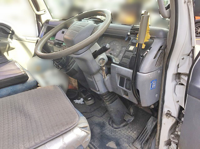 三菱ふそうキャンターダンプ小型（2t・3t）[写真12]