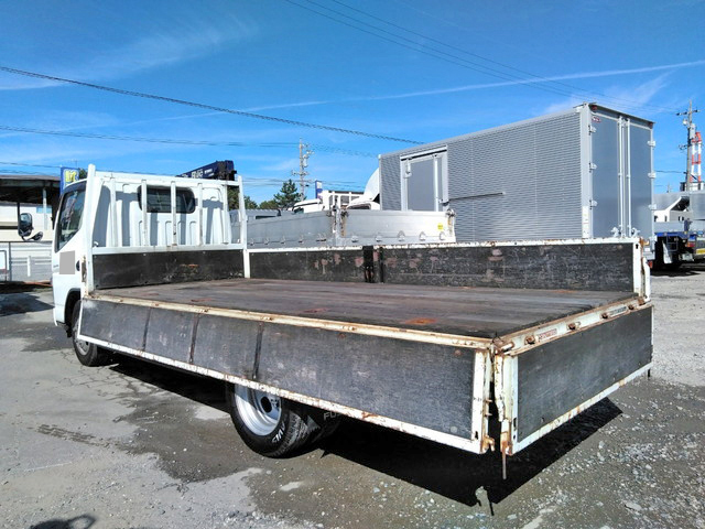 三菱ふそうキャンター平ボディ小型（2t・3t）[写真12]