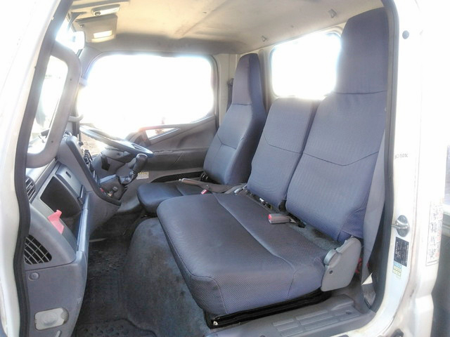 三菱ふそうキャンター平ボディ小型（2t・3t）[写真31]