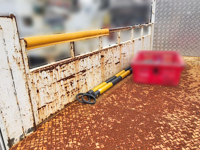 いすゞエルフ平ボディ小型（2t・3t）[写真11]