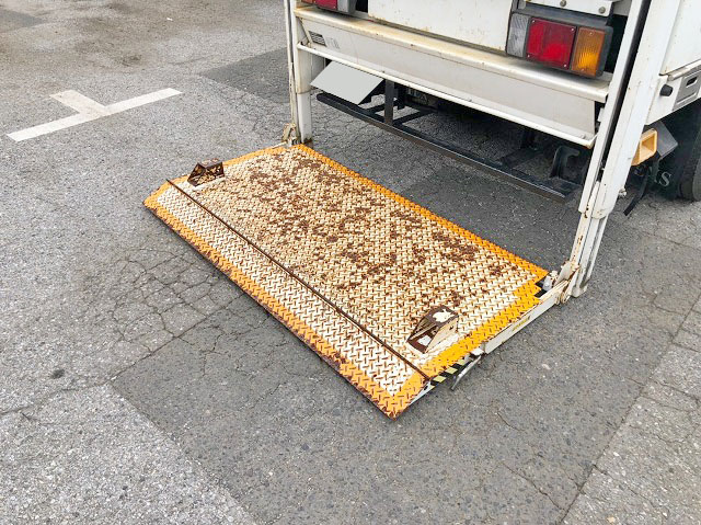 いすゞエルフ平ボディ小型（2t・3t）[写真13]