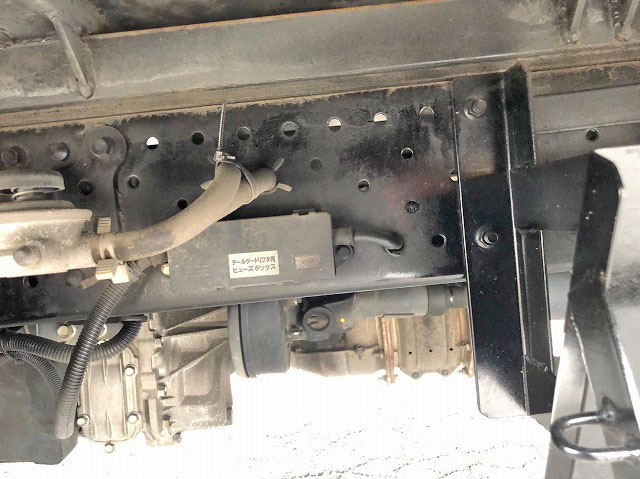 いすゞエルフ平ボディ小型（2t・3t）[写真18]