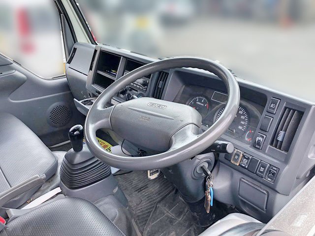 いすゞエルフ平ボディ小型（2t・3t）[写真25]