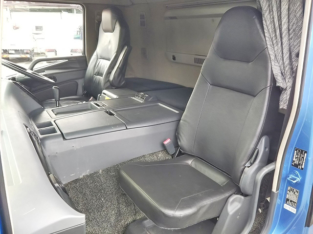 三菱ふそうスーパーグレートアルミブロック大型（10t）[写真26]