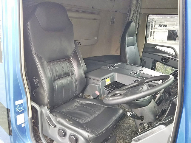 三菱ふそうスーパーグレートアルミブロック大型（10t）[写真27]