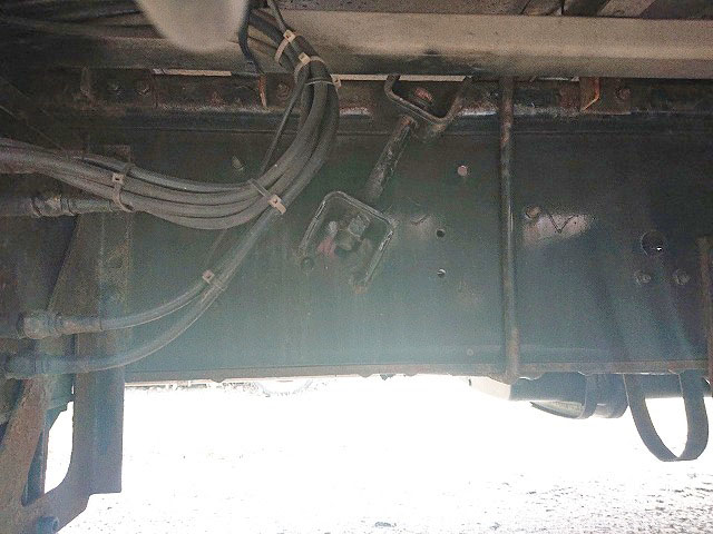 いすゞギガアルミウイング大型（10t）[写真15]