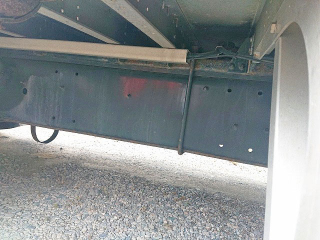 いすゞギガアルミウイング大型（10t）[写真17]