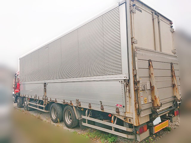 いすゞギガアルミウイング大型（10t）[写真05]