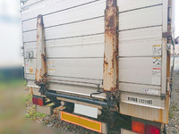 いすゞギガアルミウイング大型（10t）[写真07]