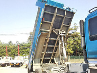 いすゞギガダンプ大型（10t）[写真13]